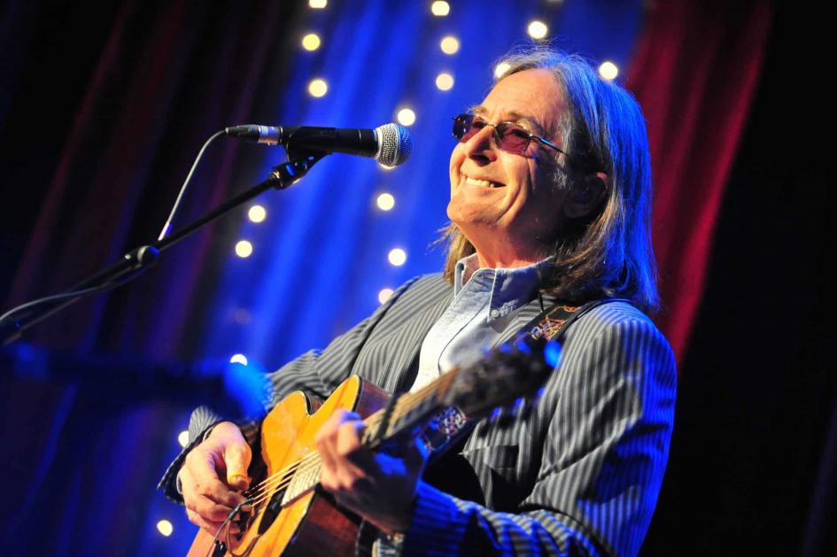 Dougie MacLean comes to the House of Hearing