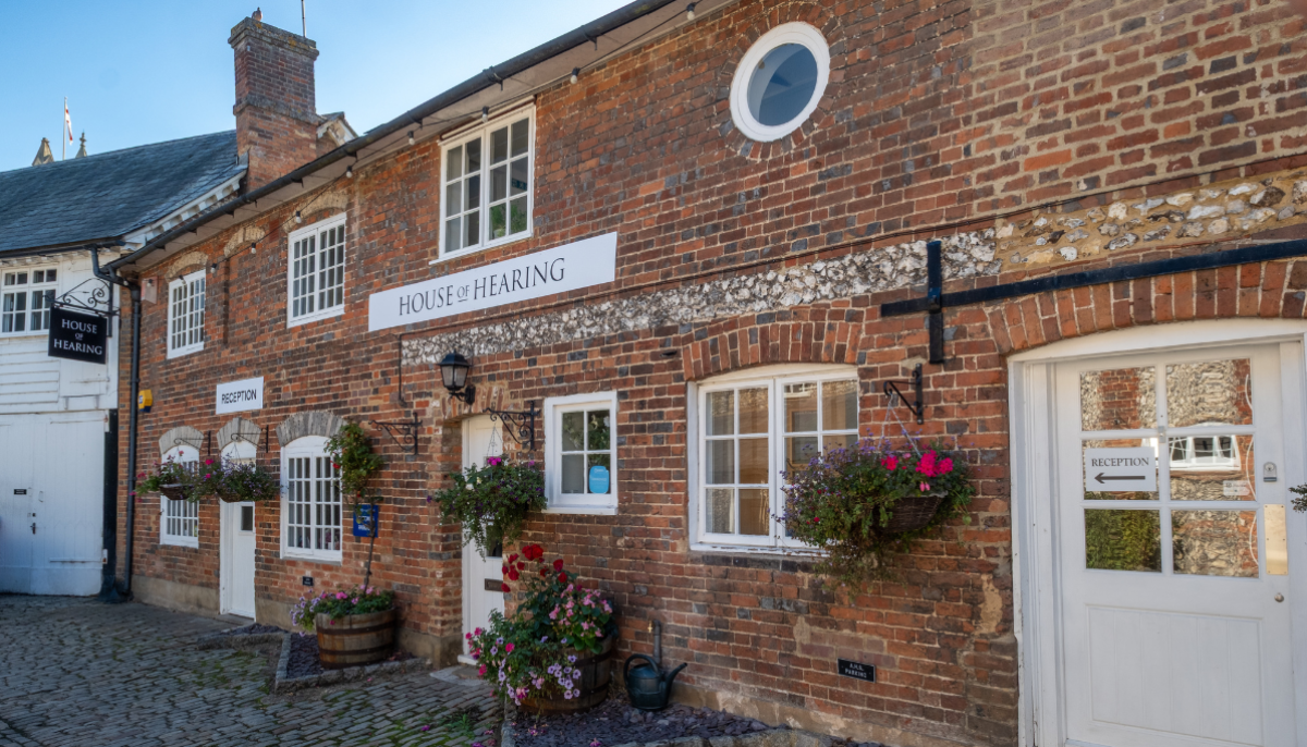 Amersham 1200 x 638