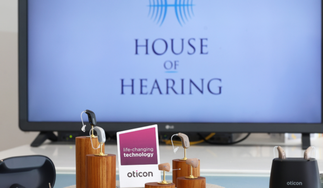 Hearing Aids 1000x800