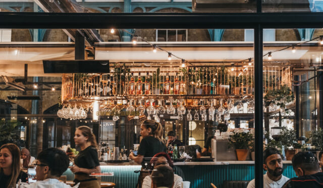 News busy restaraunt